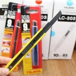 FUIENKO 10 Pcs Tajima Utility Messer Ersatz Klingen Papier Und Büro Messer DIY Kunst Cutter Schreibwaren Schule Werkzeuge Papier Cutter LC303
