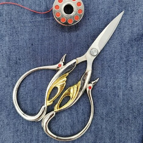 FUIENKO Schwan Design Edelstahl Antike Schere Haushalts Produkte Häutchen Schere Sewing Supplies Handwerk Schere Stoff Schneiden,Gold 5 FUIENKO Schwan Design Edelstahl Antike Schere Haushalts Produkte Häutchen Schere Sewing Supplies Handwerk Schere Stoff Schneiden,Gold – Bild 5